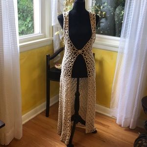 Sleeveless crochet cover